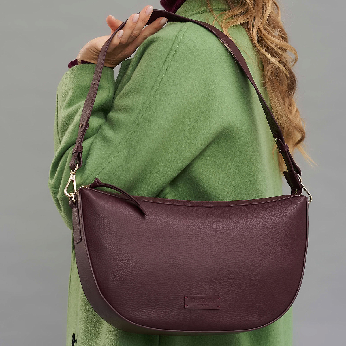 Женская сумка  Dr. Koffer из натуральной кожи бордовая