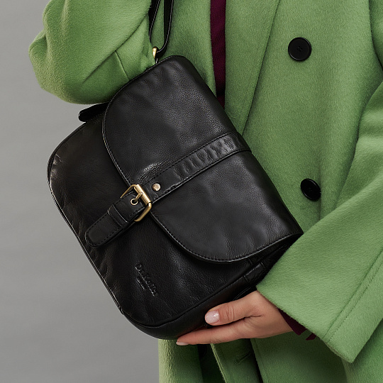 Сумка через плечо Dr.Koffer из натуральной кожи черная