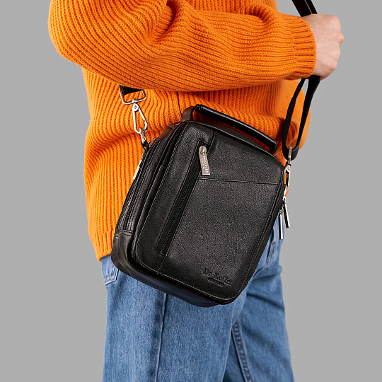 Сумка через плечо Dr.Koffer из натуральной кожи черная