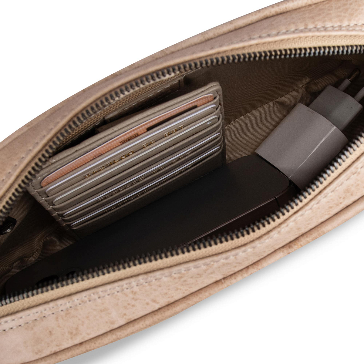 Сумка через плечо Dr.Koffer из натуральной кожи бежевая