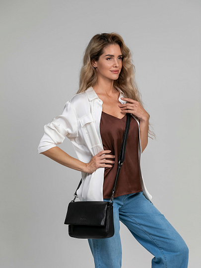 Женская сумка Dr.Koffer из натуральной кожи черная