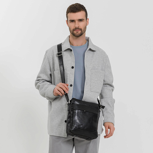 Сумка через плечо Dr.Koffer из натуральной кожи черная