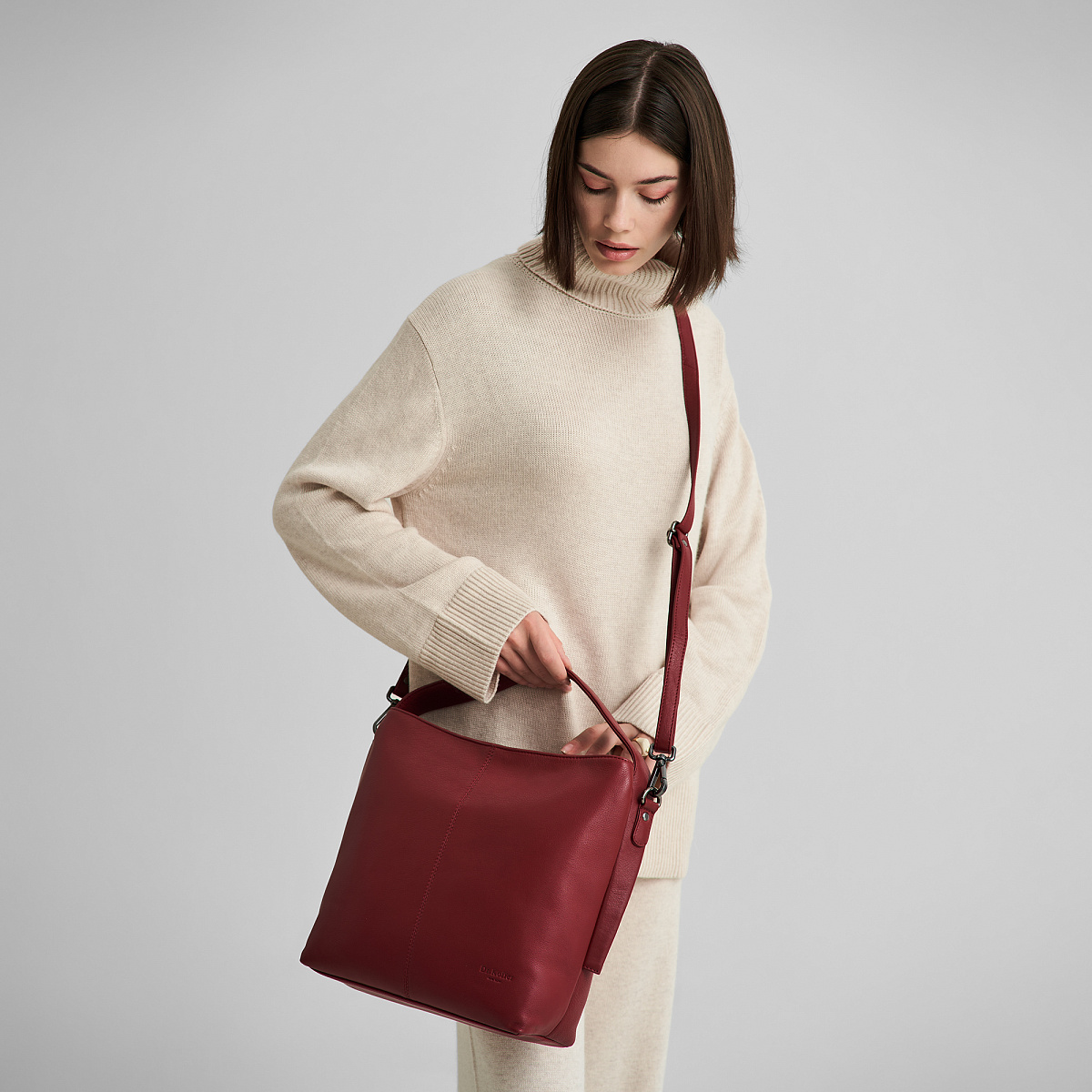 Женская сумка Dr. Koffer из натуральной кожи бордовая