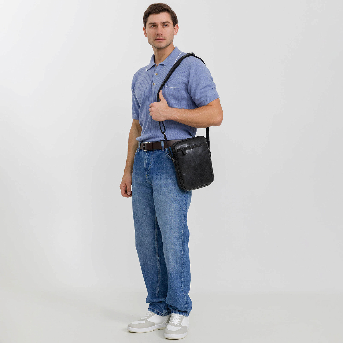 Сумка через плечо Dr.Koffer из натуральной кожи черная