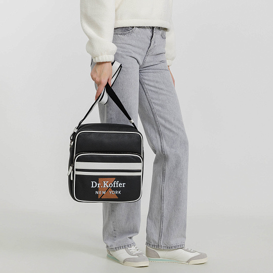 Сумка через плечо Dr.Koffer из натуральной кожи черная