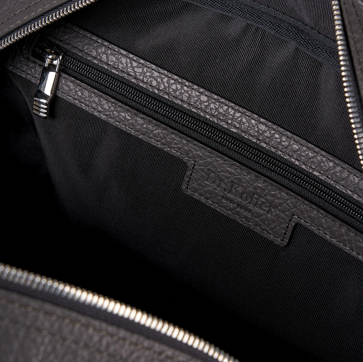 Сумка дорожная Dr.Koffer из натуральной кожи серая