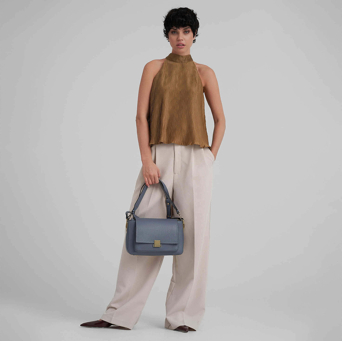 Женская сумка Dr. Koffer из натуральной кожи серая