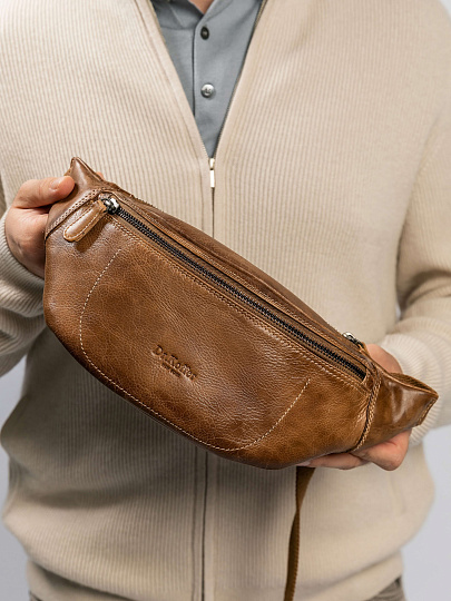 Сумка на пояс Dr. Koffer из натуральной кожи коричневая