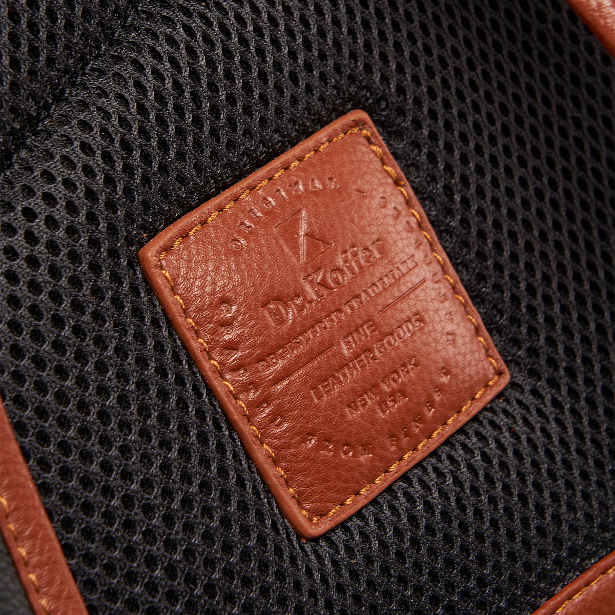 Рюкзак Dr.Koffer из натуральной кожи черный