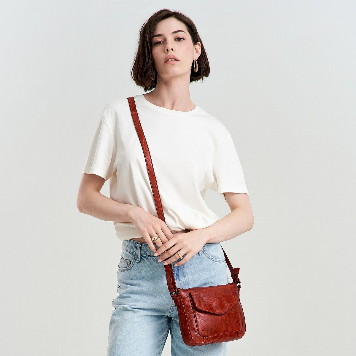 Сумка через плечо Dr.Koffer из натуральной кожи красная