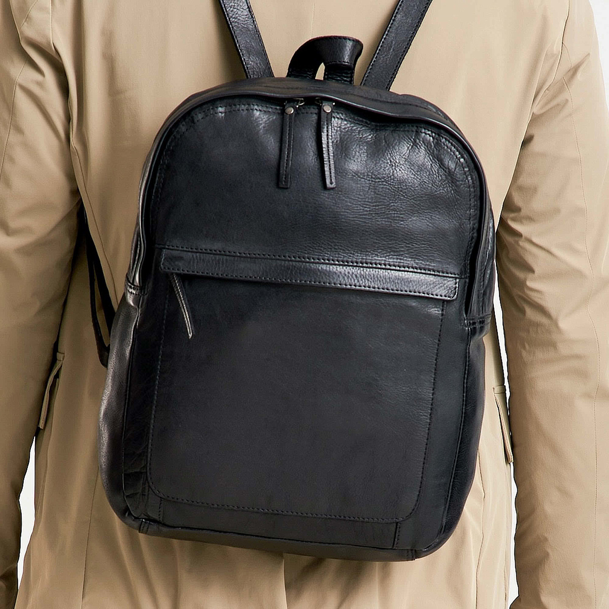 Рюкзак Dr.Koffer из натуральной кожи черный