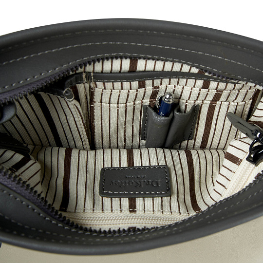 Сумка через плечо Dr.Koffer из натуральной кожи бежевая