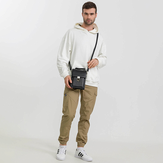 Сумка через плечо Dr.Koffer из натуральной кожи черная