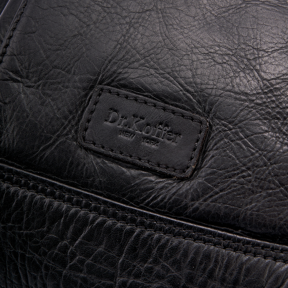 Сумка через плечо Dr.Koffer из натуральной кожи черная