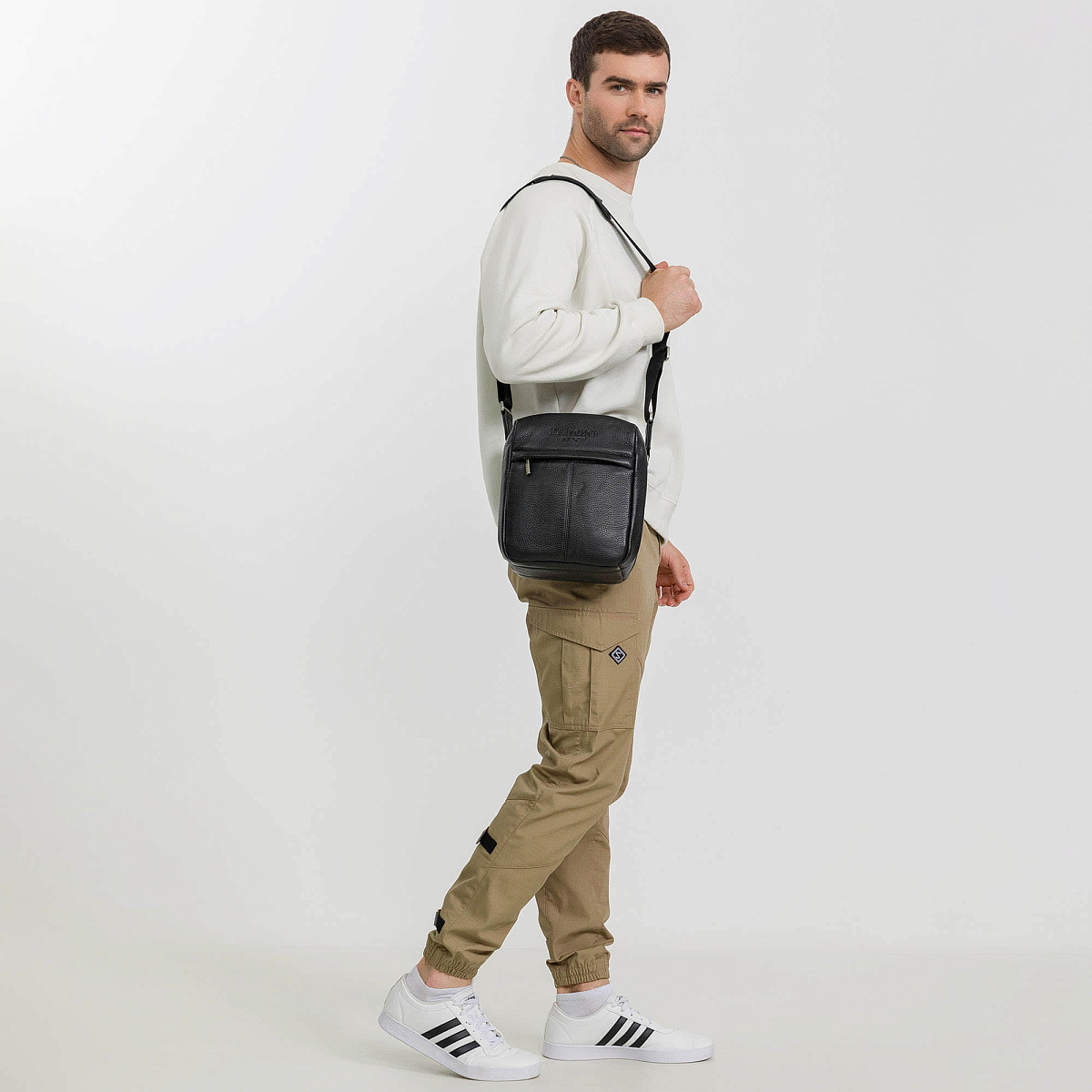 Сумка через плечо Dr.Koffer из натуральной кожи черная