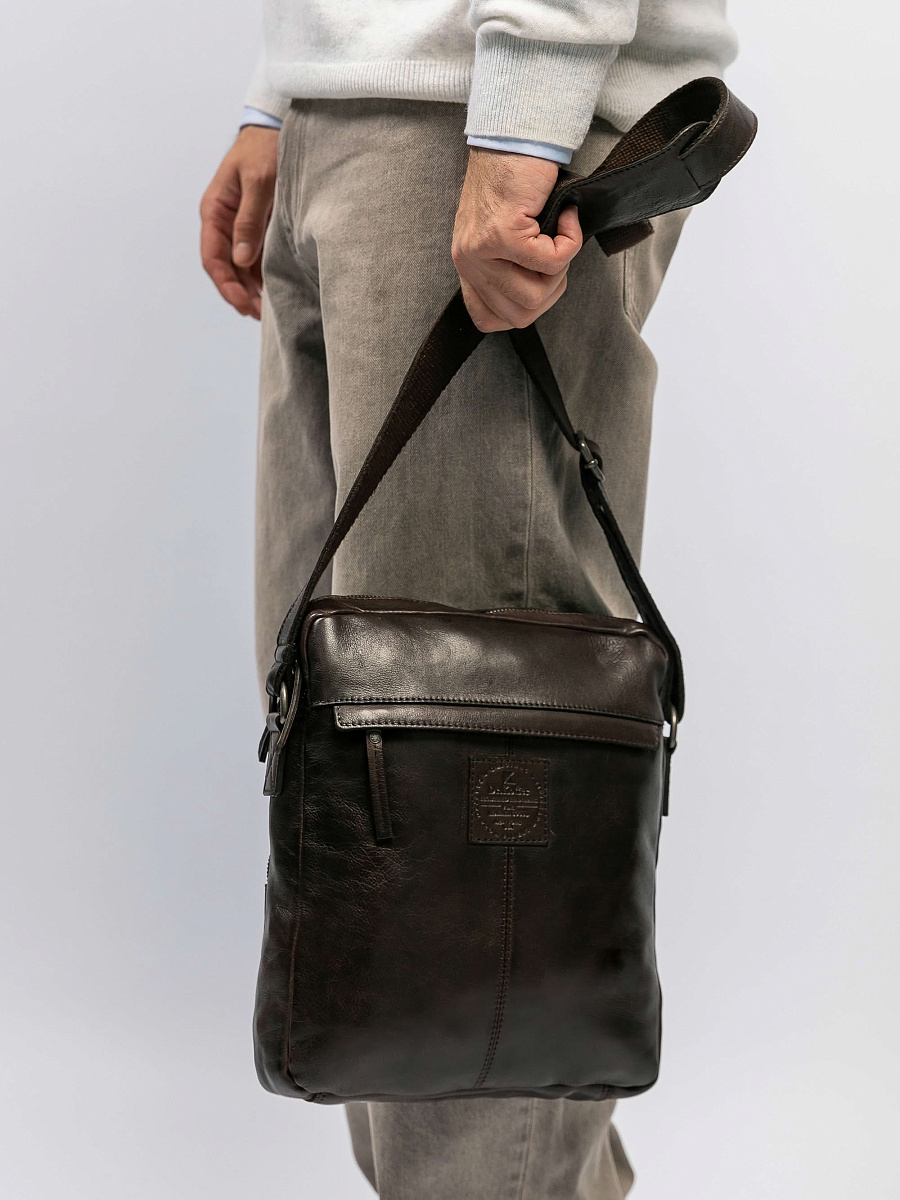 Сумка через плечо Dr.Koffer из натуральной кожи коричневая