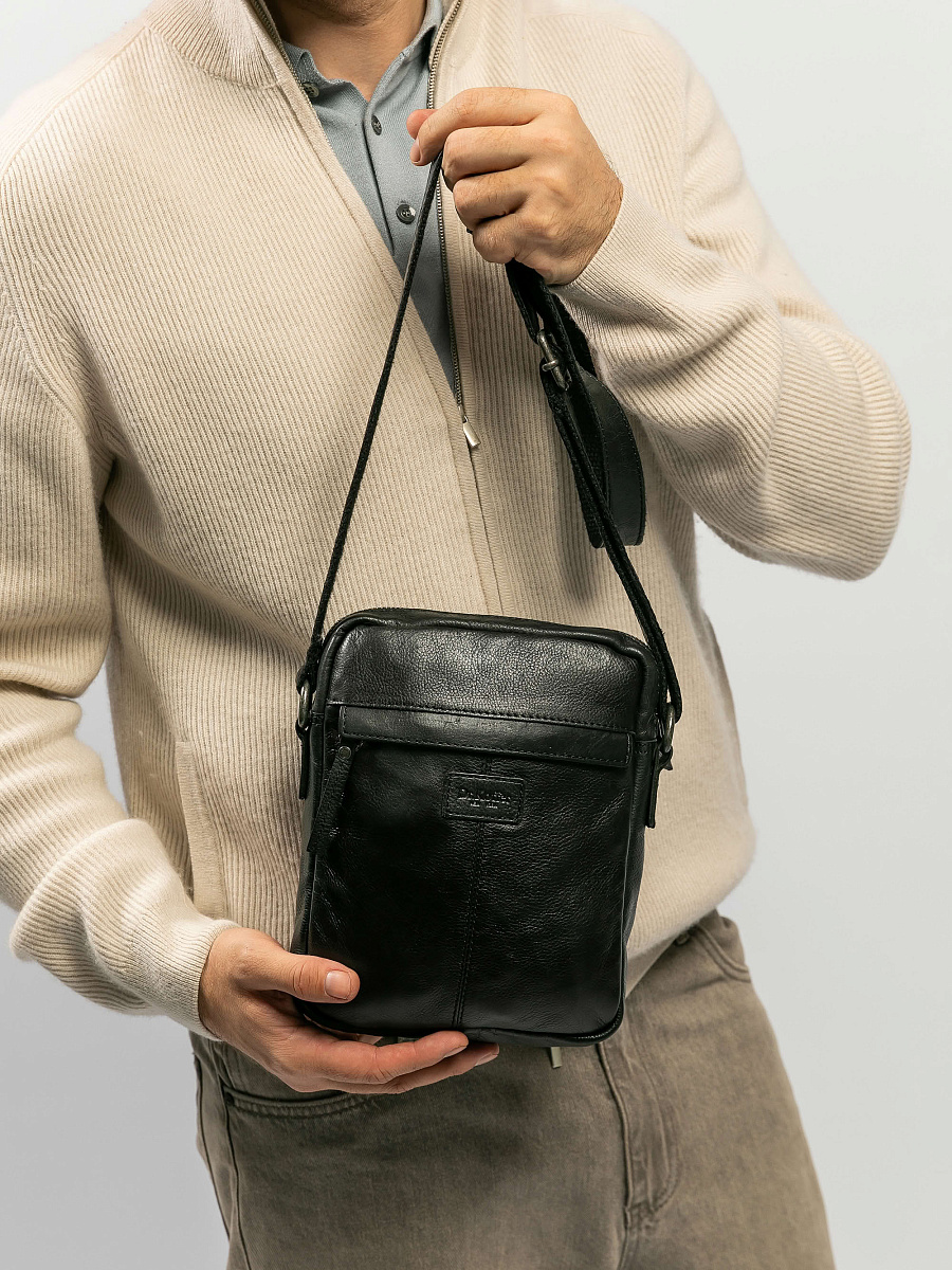 Сумка через плечо Dr.Koffer из натуральной кожи черная