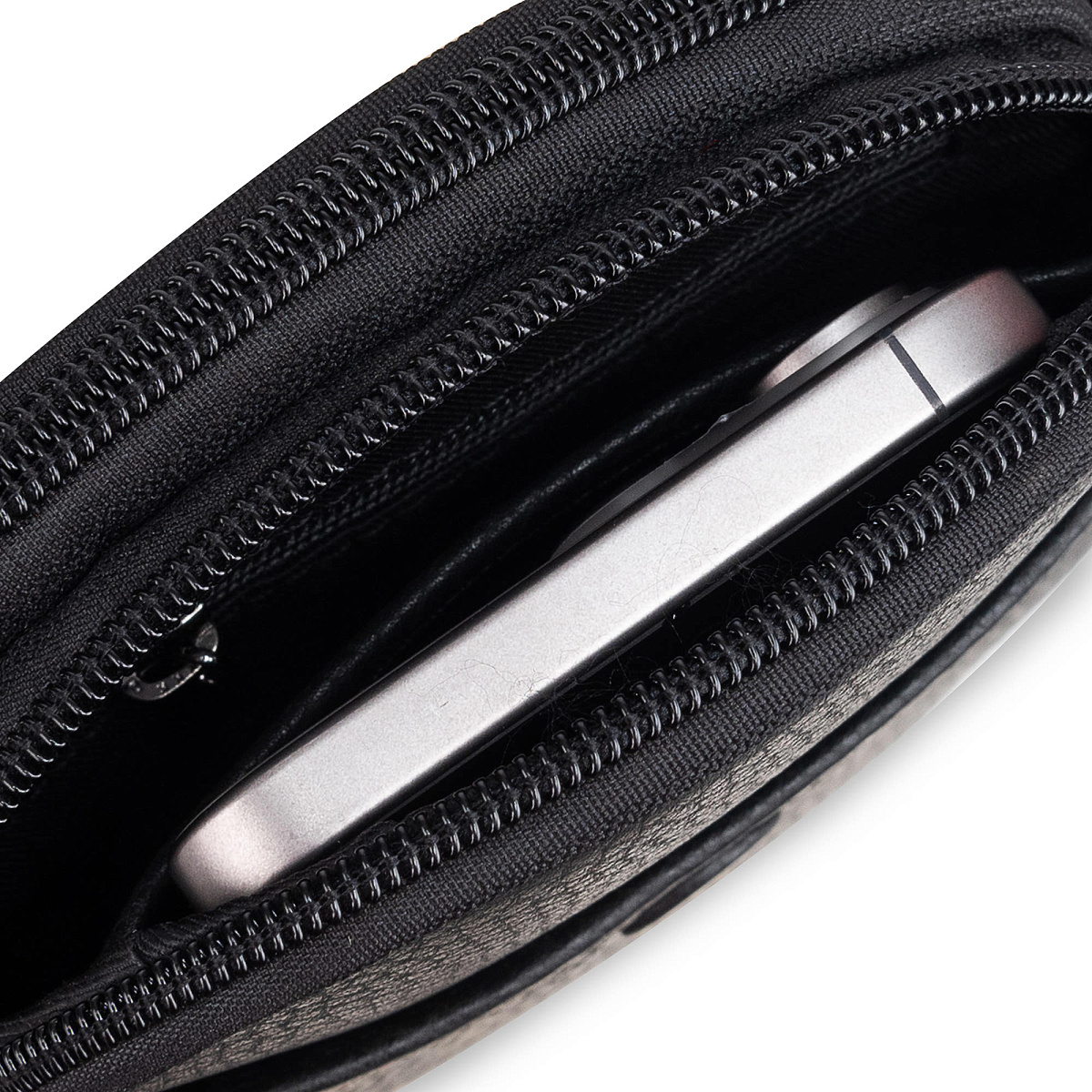 Сумка через плечо Dr.Koffer из натуральной кожи черная