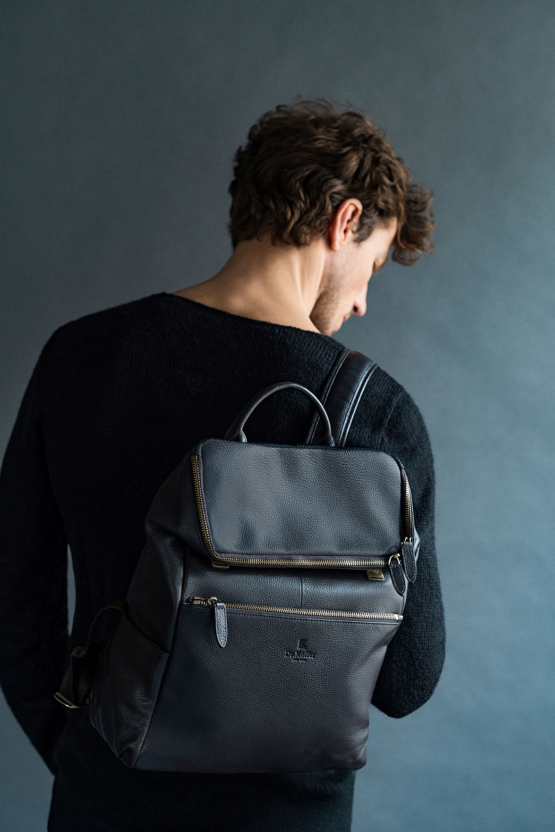 Рюкзак Dr.Koffer из натуральной кожи черный
