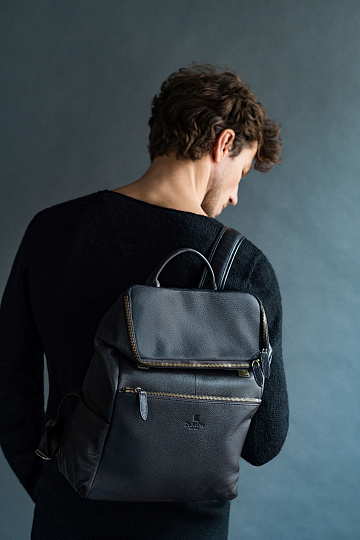 Рюкзак Dr.Koffer из натуральной кожи черный