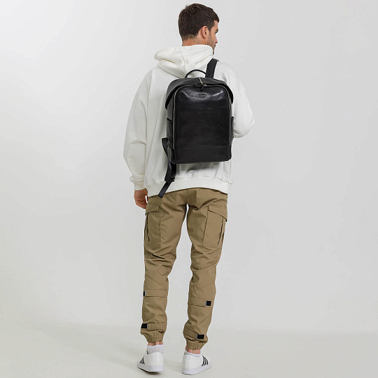 Рюкзак Dr.Koffer из натуральной кожи черный