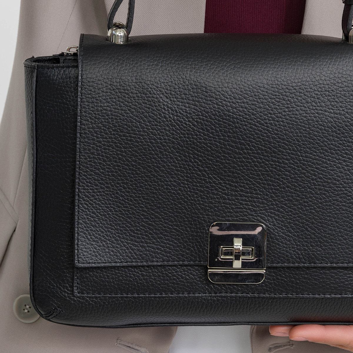 Женская сумка Dr. Koffer из натуральной кожи черная