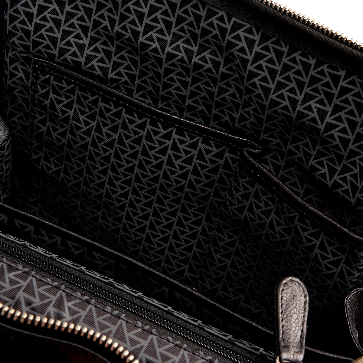 Сумка через плечо Dr.Koffer из натуральной кожи черная