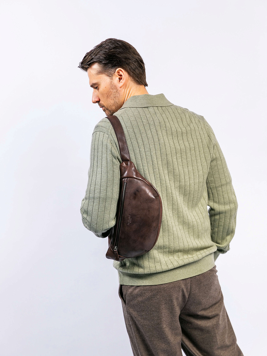 Сумка на пояс Dr. Koffer из натуральной кожи коричневая