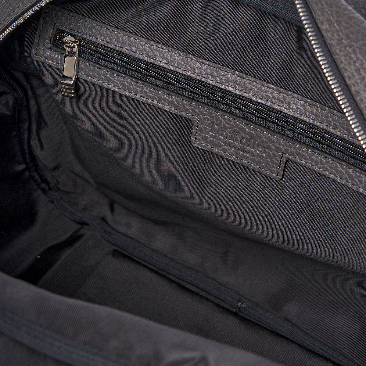 Сумка дорожная Dr.Koffer из натуральной кожи серая