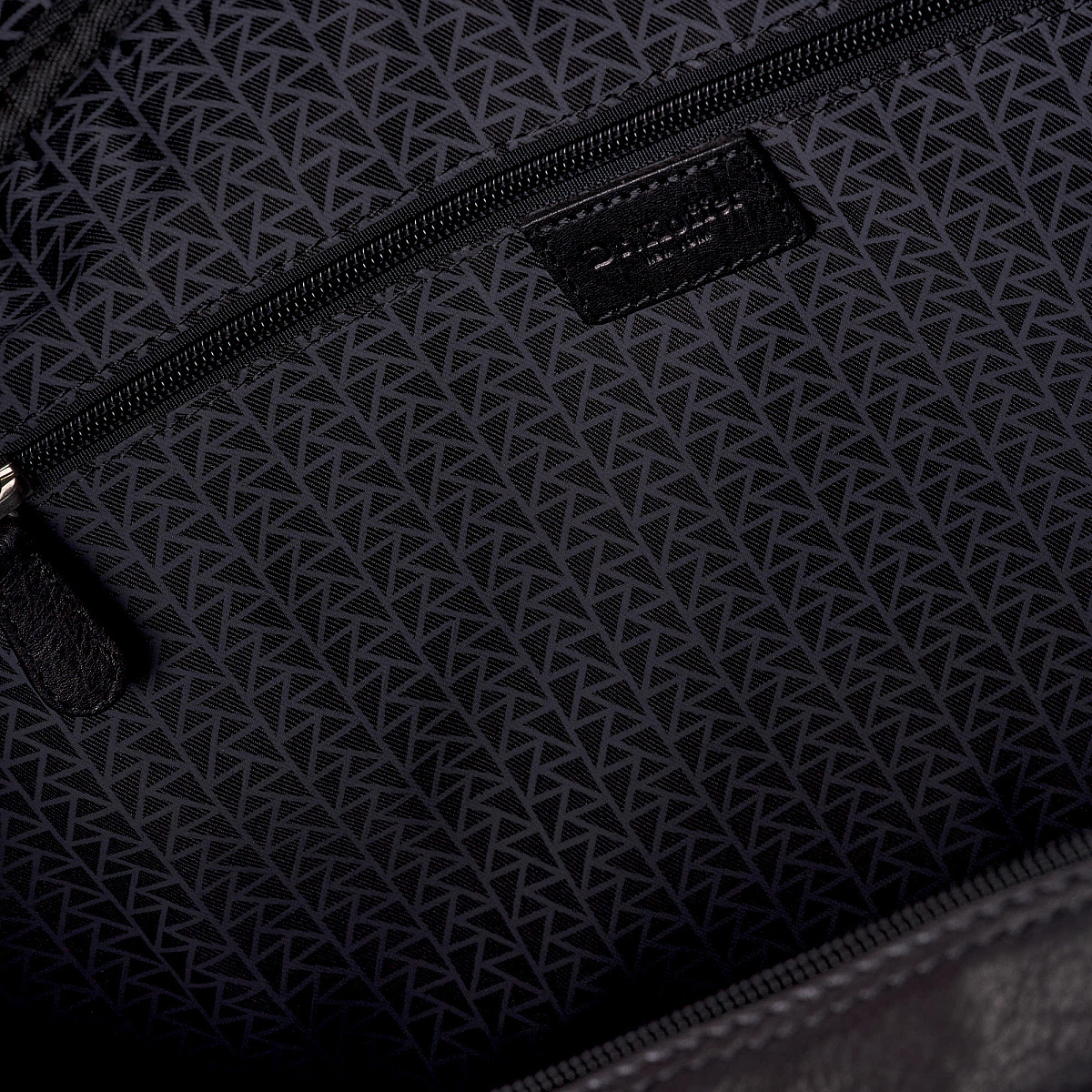 Сумка дорожная Dr.Koffer из натуральной кожи черная