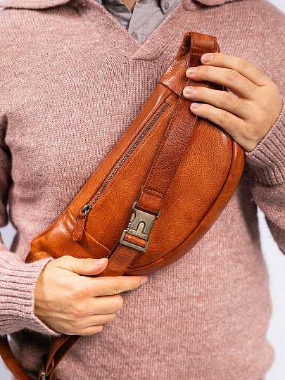 Сумка на пояс Dr. Koffer из натуральной кожи коричневая