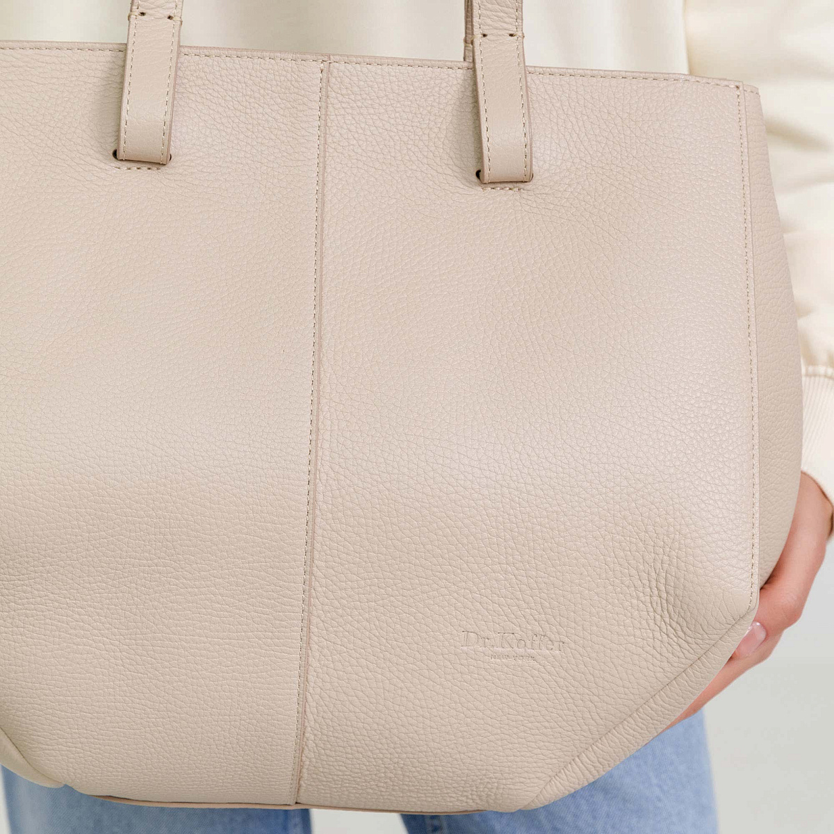Женская сумка Dr. Koffer из натуральной кожи бежевая