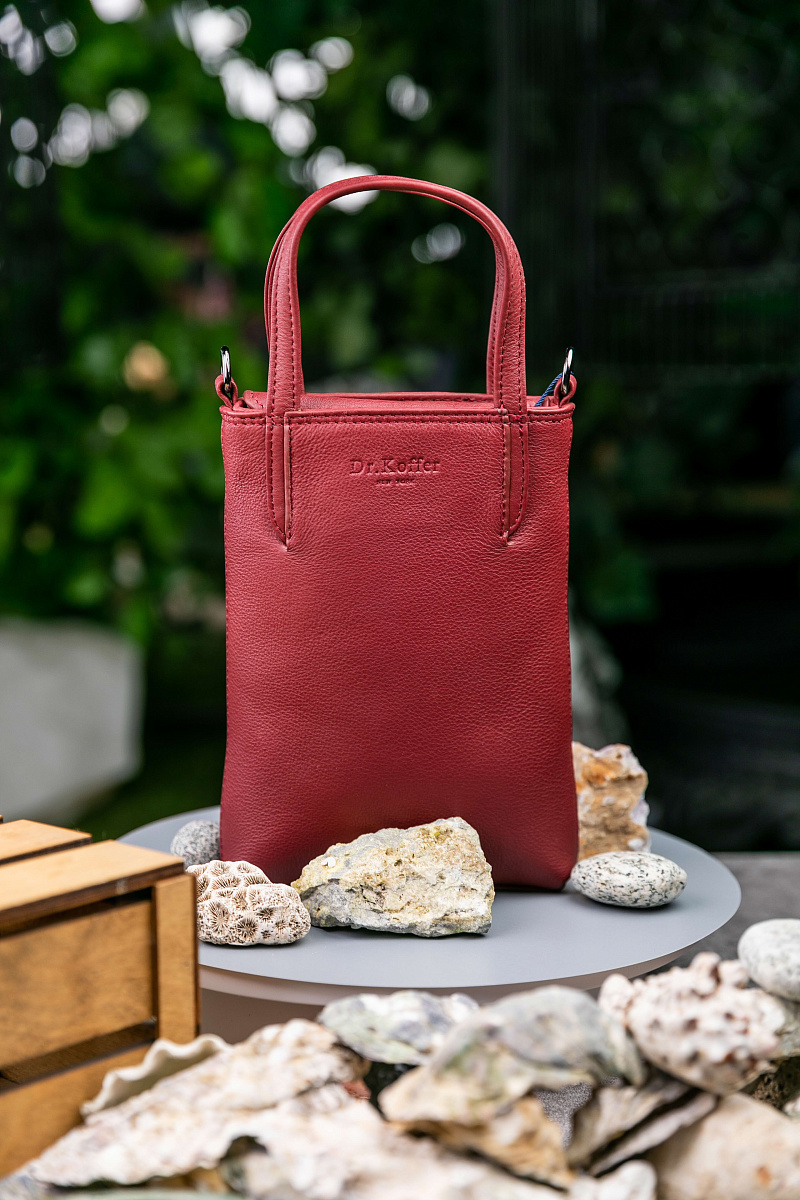 Сумка через плечо Dr.Koffer из натуральной кожи бордовая