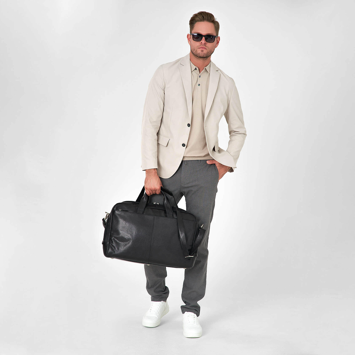 Сумка дорожная Dr.Koffer из натуральной кожи черная