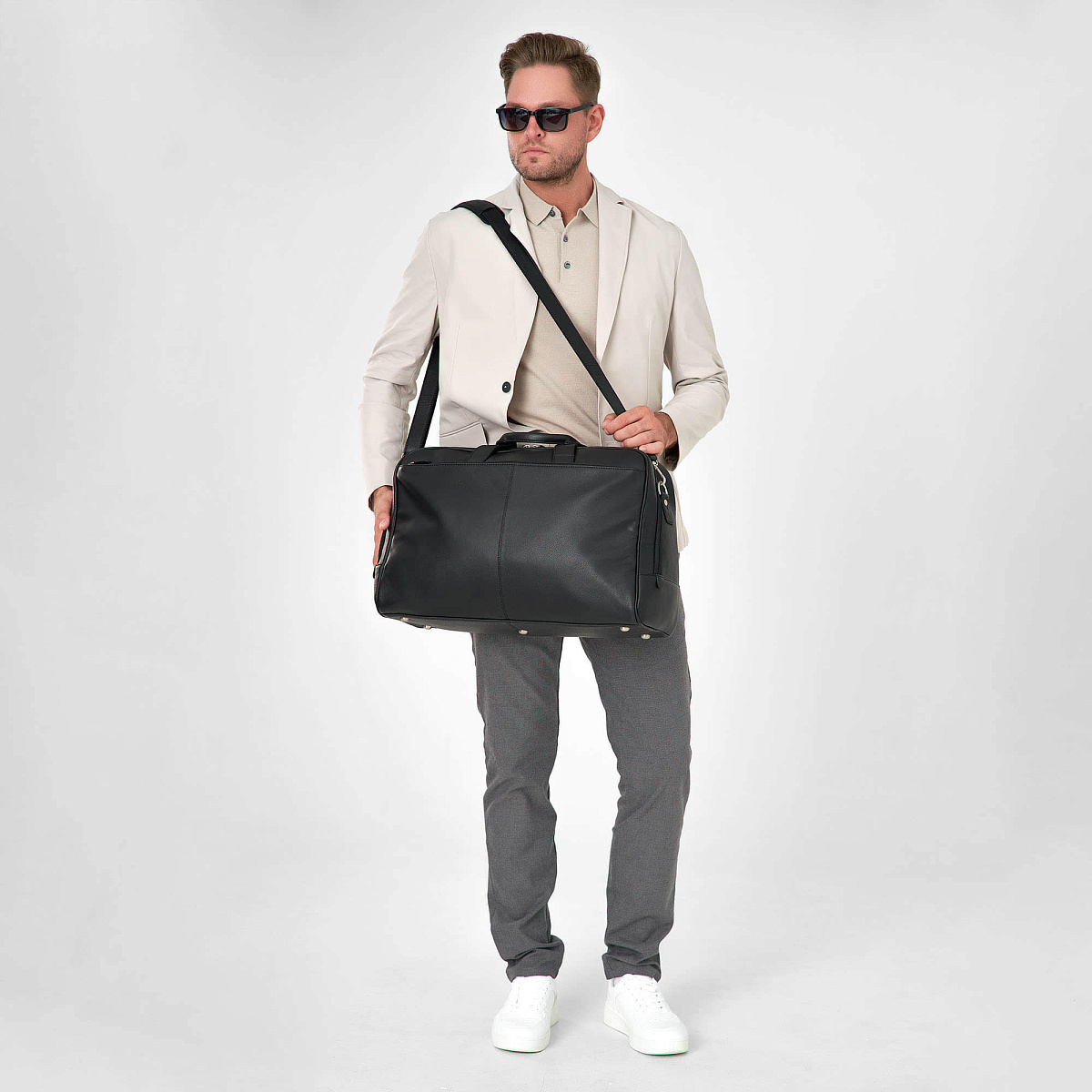 Сумка дорожная Dr.Koffer из натуральной кожи черная