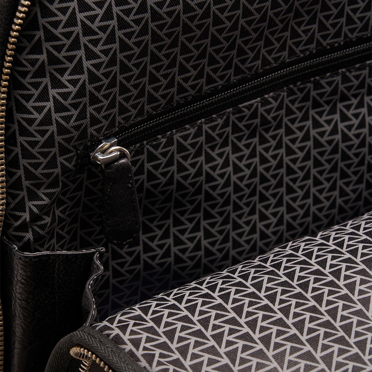 Рюкзак Dr.Koffer из натуральной кожи черный