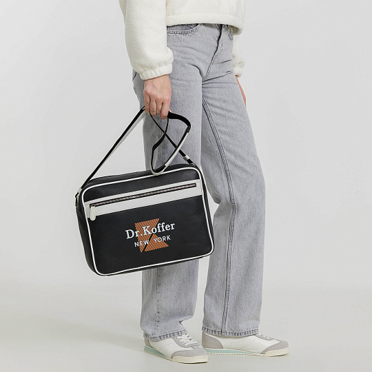 Сумка через плечо Dr.Koffer из натуральной кожи черная