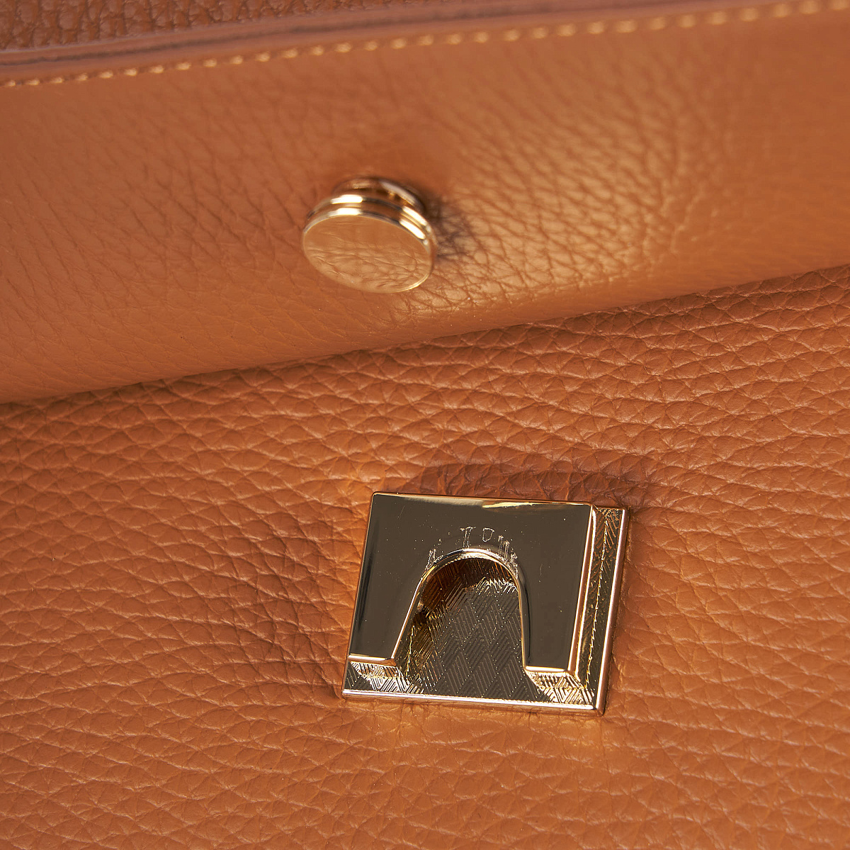 Женская сумка  Dr. Koffer из натуральной кожи коричневая