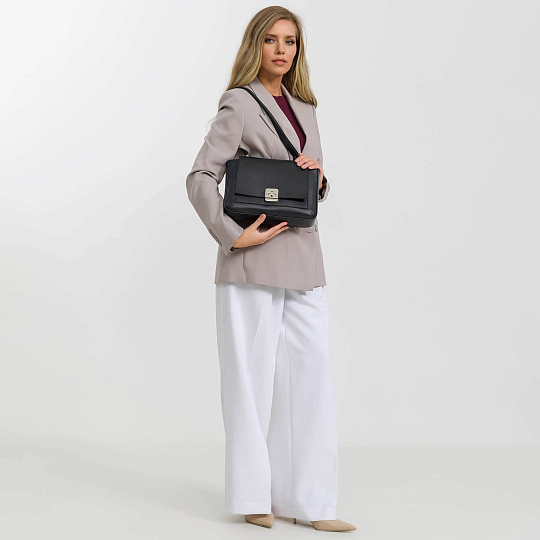 Женская сумка Dr. Koffer из натуральной кожи черная