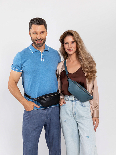 Сумка на пояс Dr. Koffer из натуральной кожи голубая