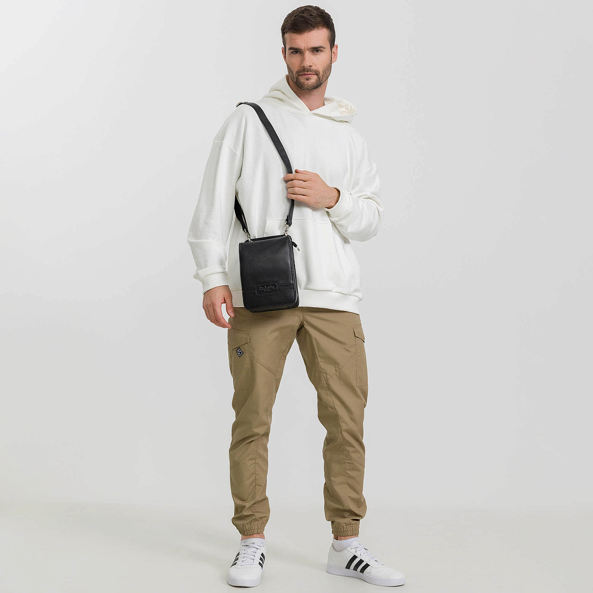 Сумка через плечо Dr.Koffer из натуральной кожи черная