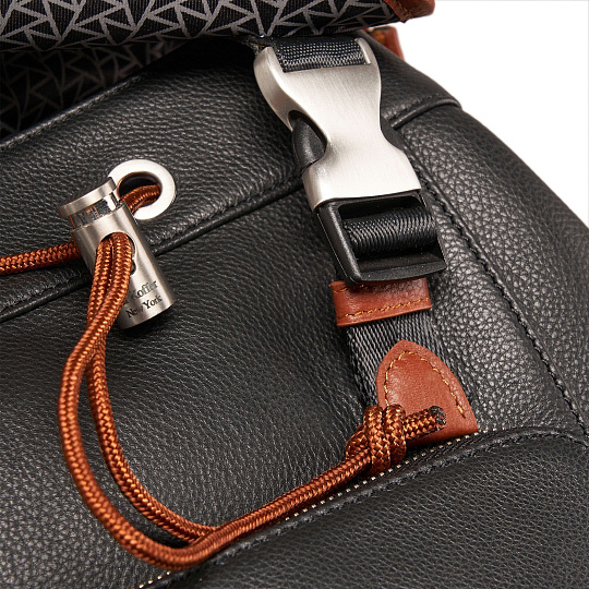 Рюкзак Dr.Koffer из натуральной кожи черный