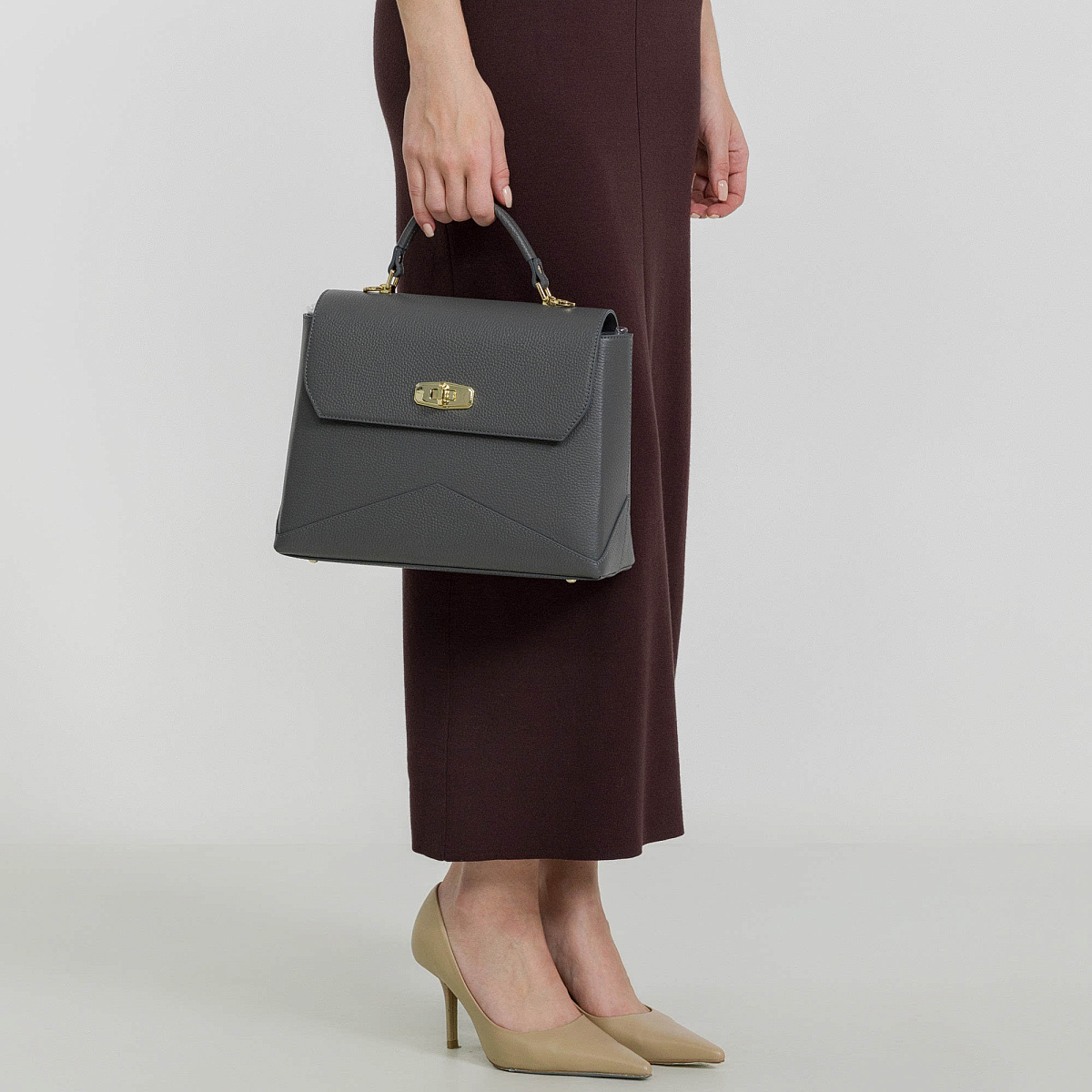 Женская сумка  Dr. Koffer из натуральной кожи серая