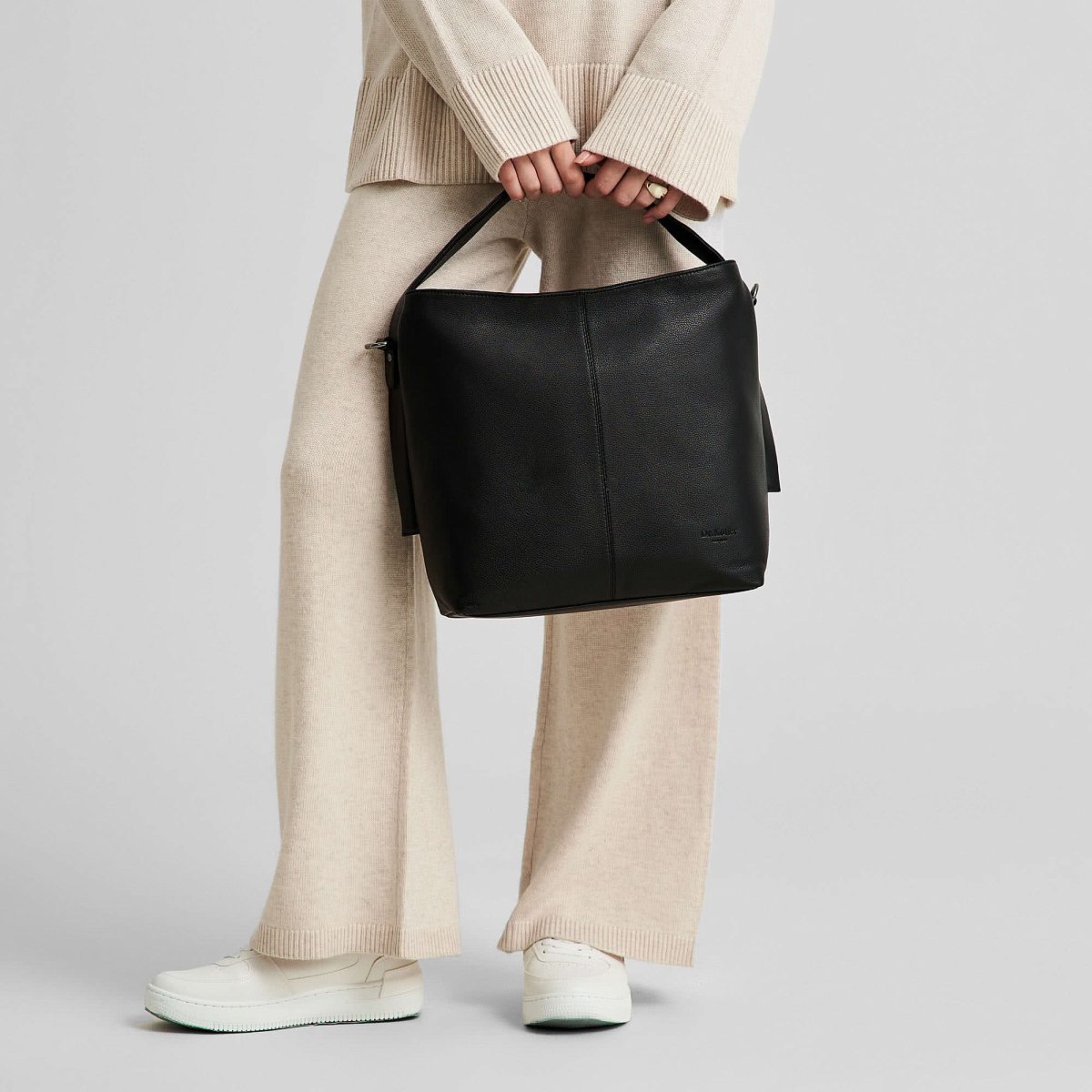 Женская сумка Dr.Koffer из натуральной кожи чёрная