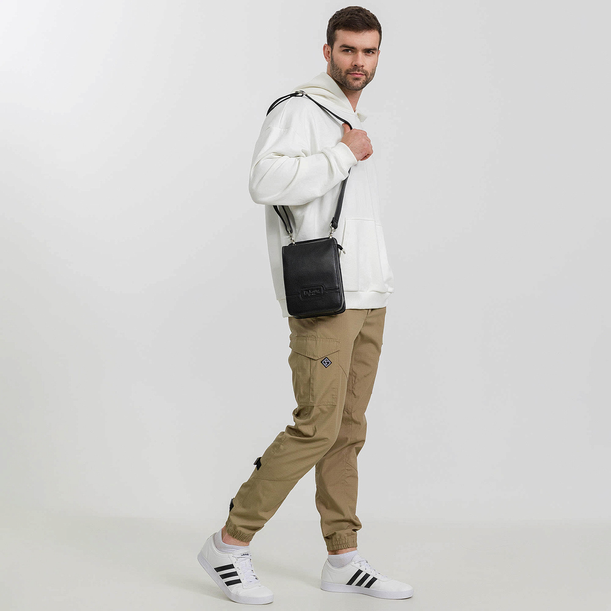 Сумка через плечо Dr.Koffer из натуральной кожи черная