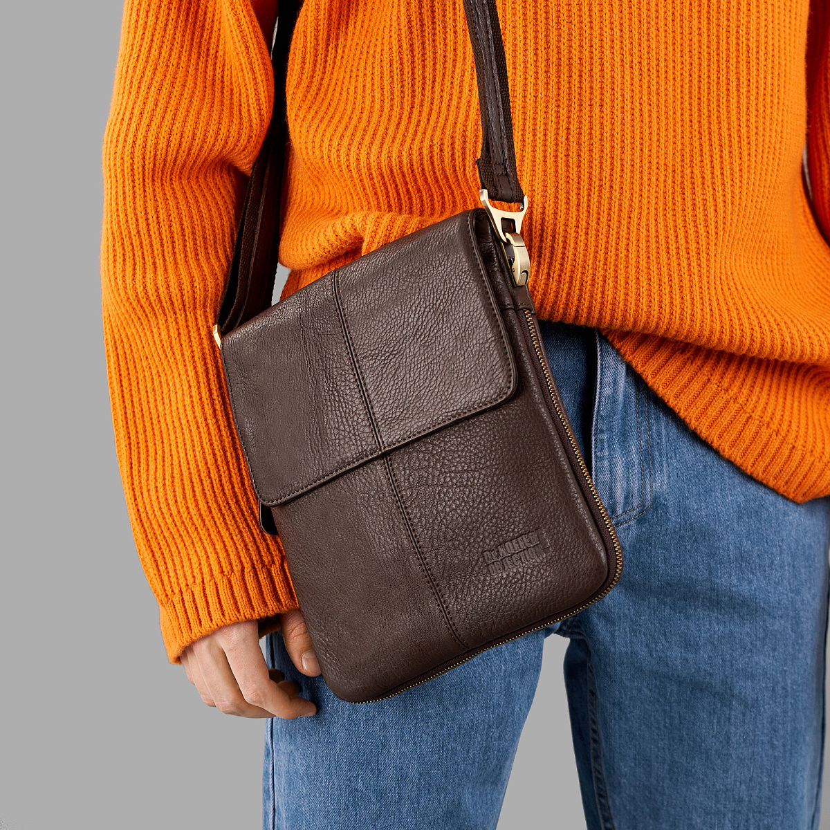 Сумка через плечо Dr.Koffer из натуральной кожи коричневая