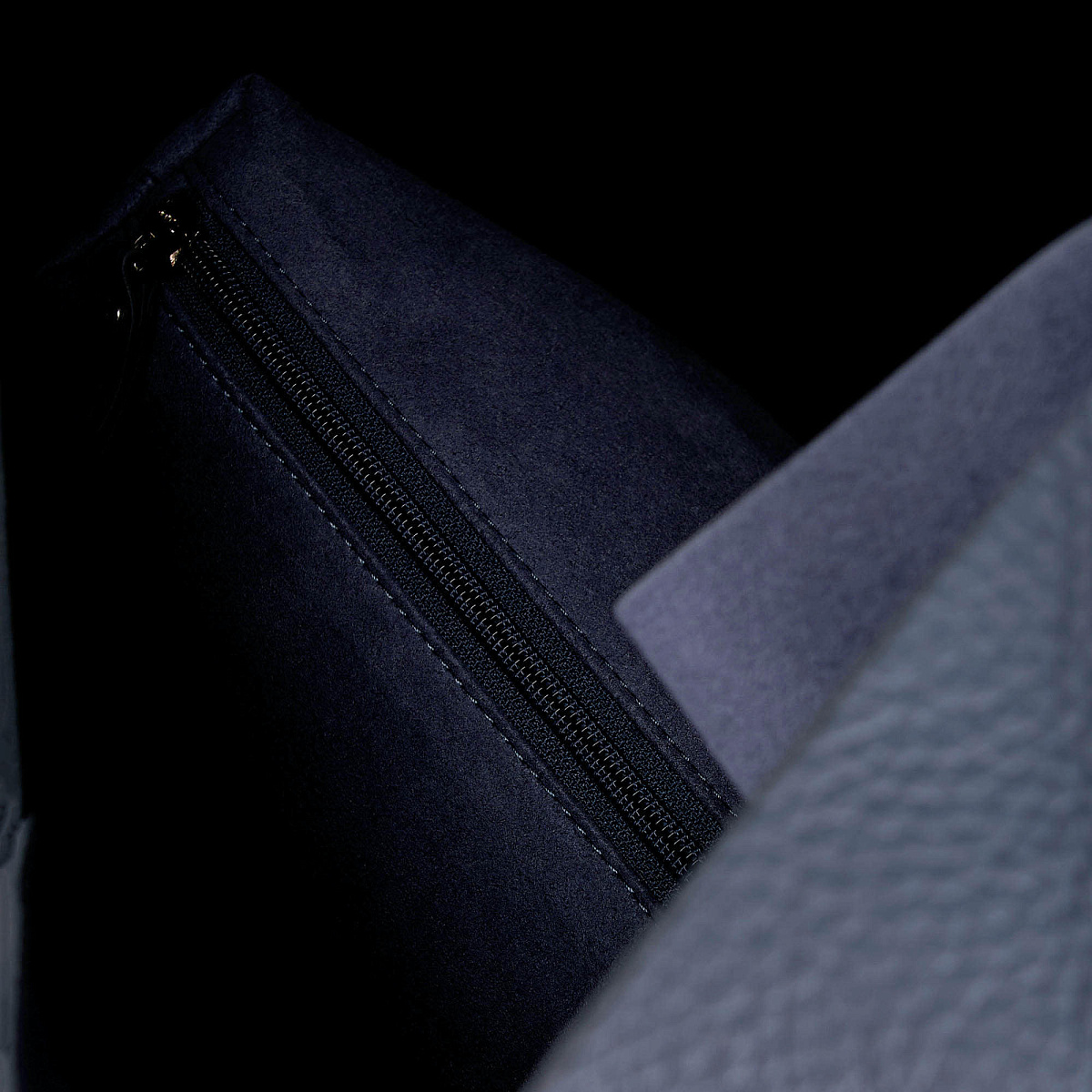 Женская сумка Dr.Koffer из натуральной кожи серая