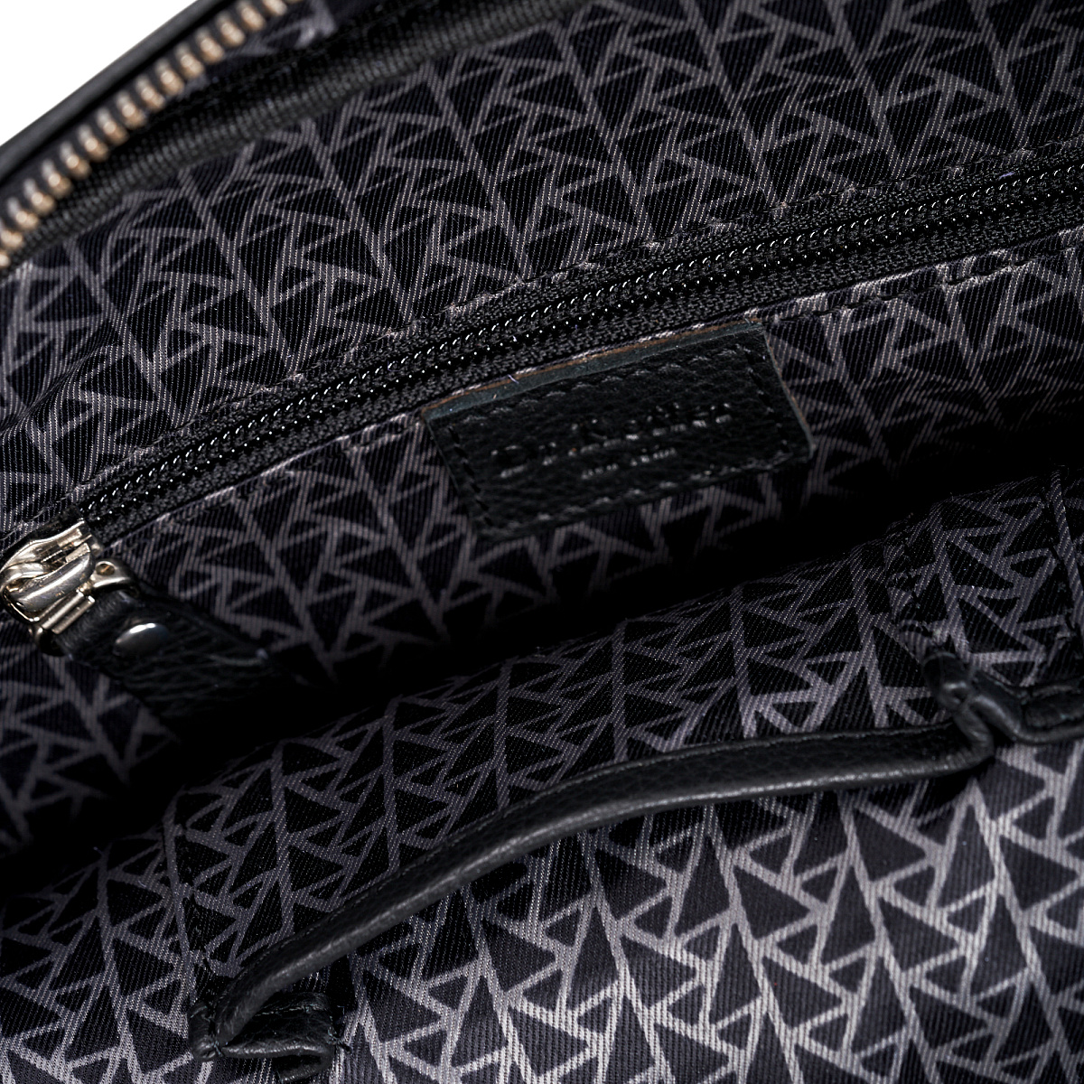 Сумка через плечо Dr.Koffer из натуральной кожи черная