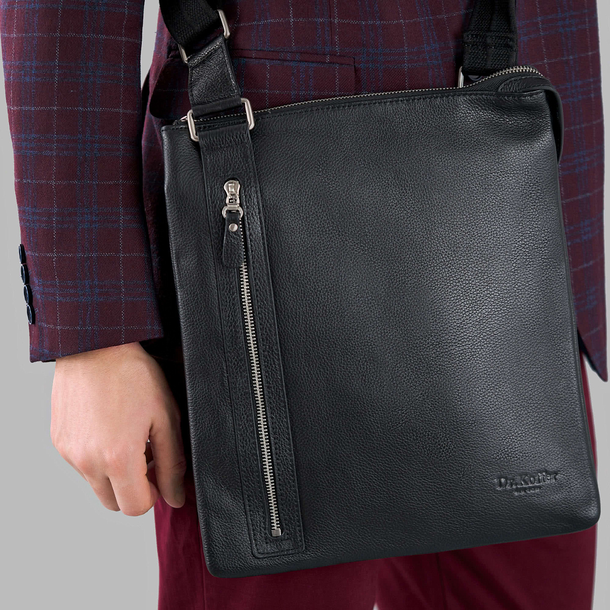 Сумка через плечо Dr.Koffer из натуральной кожи черная