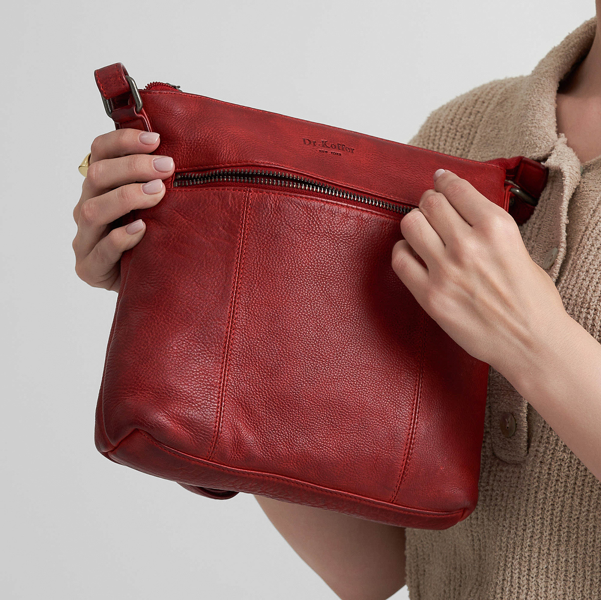 Сумка через плечо Dr.Koffer из натуральной кожи красная